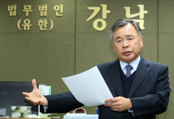 '김기춘·뇌물죄·세월호' …최순실 특검 수사 대상은 무한대