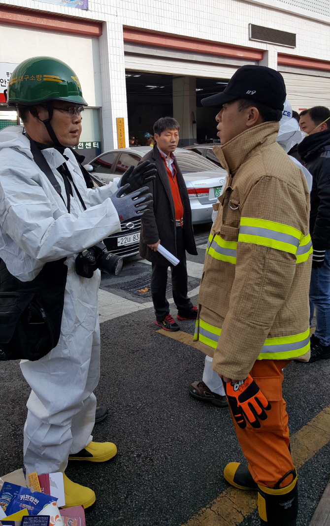 [포토] 대구경찰, 서문시장 현장감식