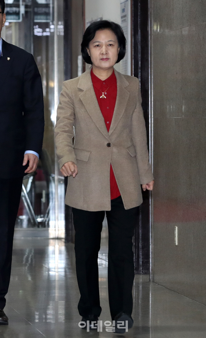 [포토]최고위 참석하는 추미애 대표