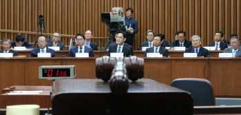 [총수청문회]'최순실 알았나·대가성 있었나'..진땀 뺀 재계 총수들