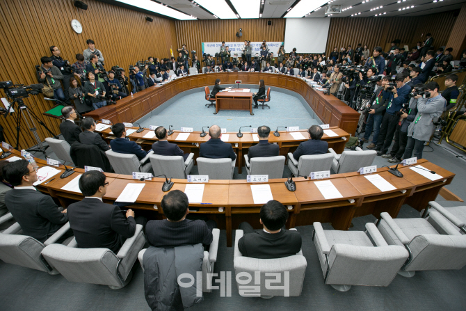 [포토]'국조특위 2차 청문회', 비어있는 최순실-최순득-장시호 의자