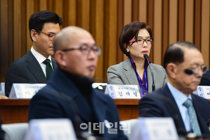 [포토]최순실 국조특위 2차청문회, '답변하는 여명숙'