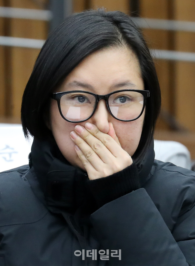 [포토]청문회 참석해 코 만지는 장시호