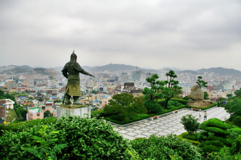  유달산 올라 내려다본 '목포의 눈물'