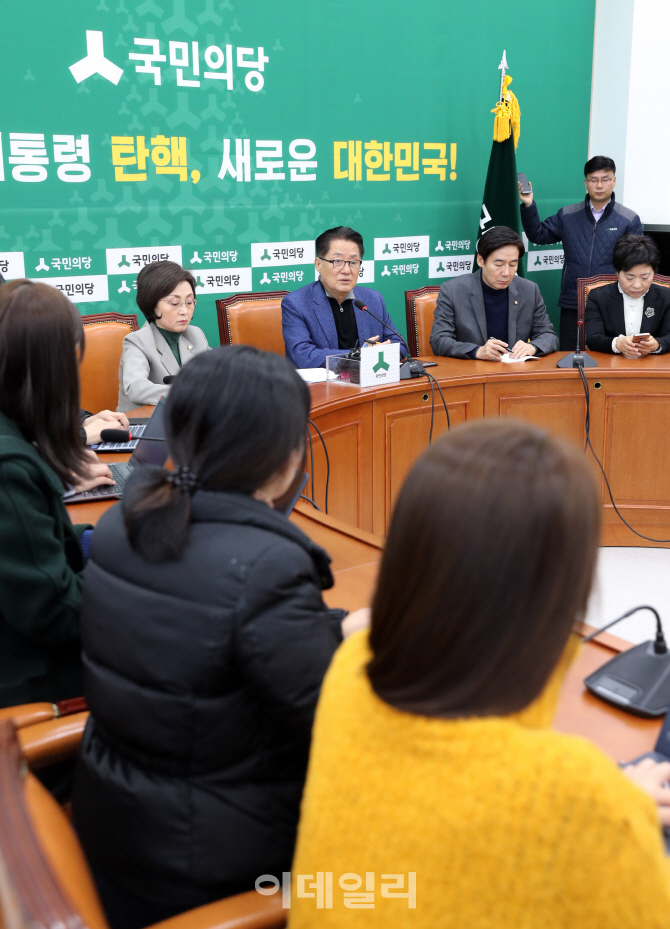 [포토]기자간담회 갖는 박지원 국민의당 원내대표