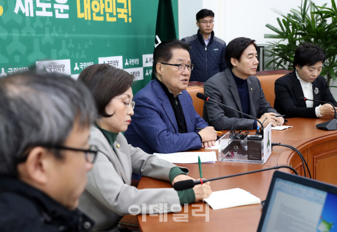 [포토]기자간담회 갖는 박지원 국민의당 원내대표