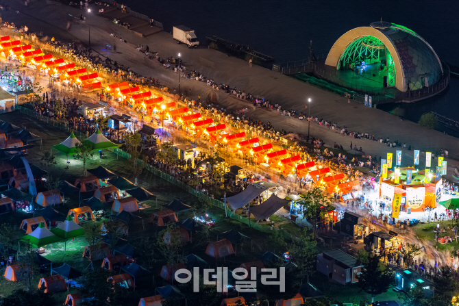 [포토] 한강몽땅 여름축제 사진展 - 최우수 '밤도깨비 야시장'
