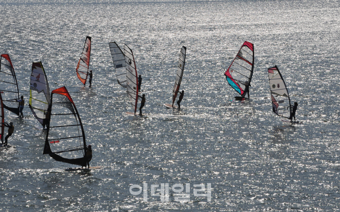 [포토] 한강몽땅 여름축제 사진展 - 우수상 '윈드서핑'