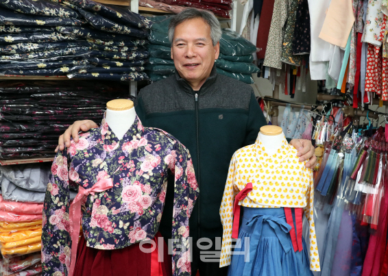김윤수 '다래원 생활한복' 대표 "생활한복, 일상화·정장화하는 시장 만들겠다"