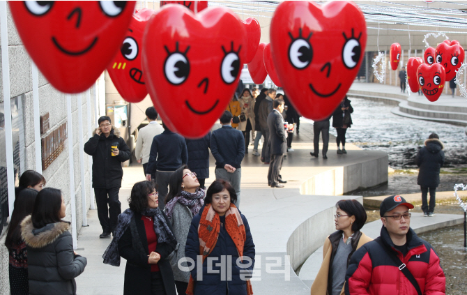 [포토]크리스마스 하트로 가득 찬 청계천