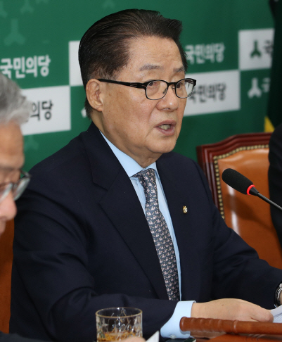 박지원 “4년여 동안 박 대통령은 없었고 최순실 대통령만 있었다’”