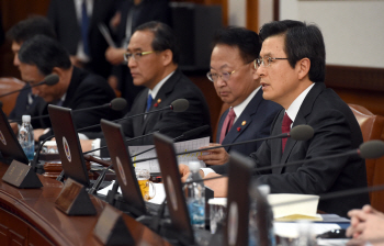 黃, '개별회동' 카드로 協治 본격화..野거부에 물거품되나
