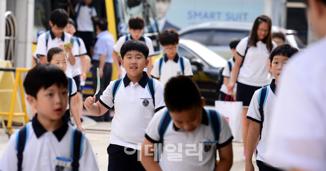 '전교생 60명 이하' 2030개교…인구절벽에도 학교 더 지었다