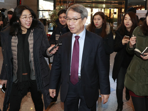 서울대 前총장들 "학생들 점거농성 풀고 학교는 협의체 구성해야"