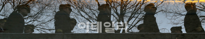 [포토]땅으로 내려온 대한항공 파일럿들