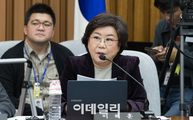 이혜훈 "최순실, 구치소 청문회서 화장실 간다더니 빠져나가"