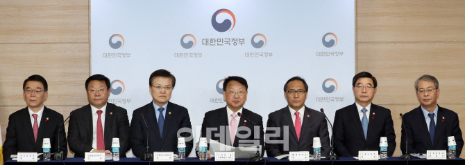 산업 성장 모멘텀 확보..‘4차 산업혁명 컨트롤 타워’ 설립