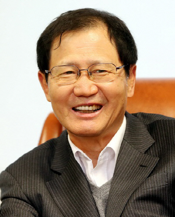 박찬구 금호석화 회장 "글로벌 리딩케미컬 그룹으로 정진 계속"
