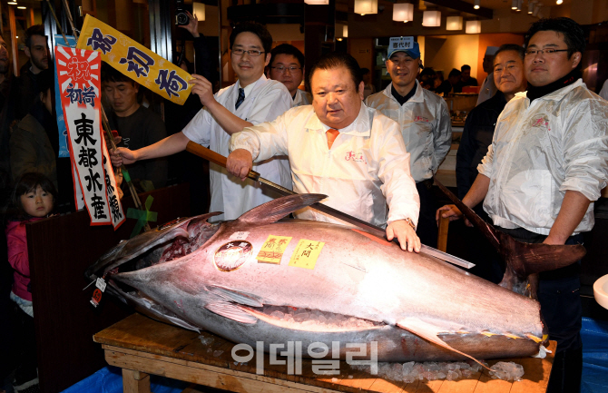 참치 한 마리가 7억6000만원..日 두번째 최고가 경매 기록                                                                                                                                                  