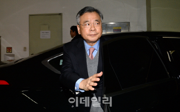 특검 "블랙리스트 수사는 정당"…朴대통령측 '특검 흔들기' 반박