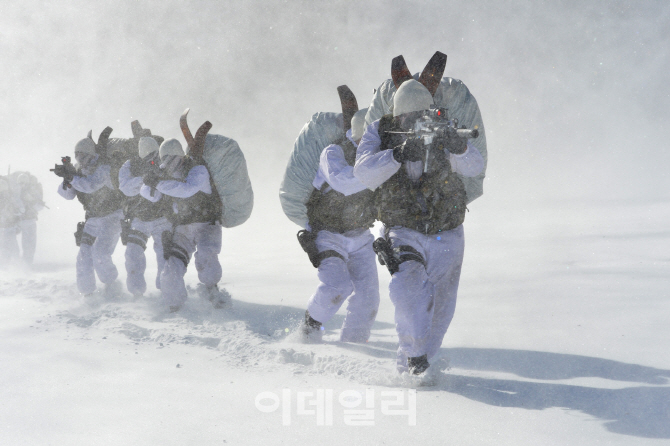 김관용의 軍界一學]육·해·공군 연가보상비는 왜 차이가 날까?