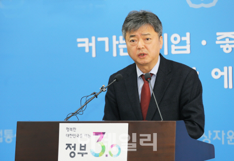 산업부 "中 만나 비관세장벽 풀겠다"..사드보복 풀리나