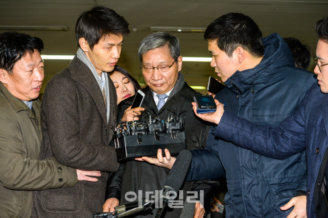 [포토]'참고인 신분' 장충기 사장 특검 소환