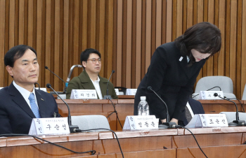 조윤선 "블랙리스트 사전보고 받아"..청와대 연관성은 부인