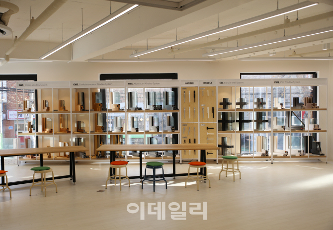 이건, 서울 서교동에 직영 전시장 '이건하우스' 오픈