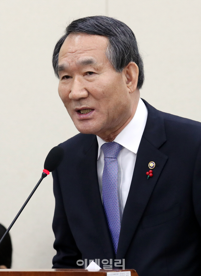 [포토]보고하는 박승춘 국가보훈 처장