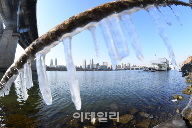 [포토]동장군이 만든 고드름