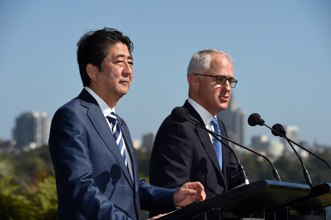 日-호주 정상회담 “TPP·RCEP 타결 공동 추진”