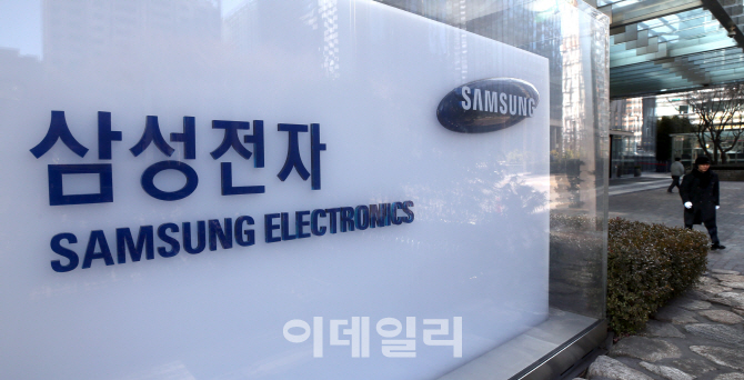 [포토]이재용 부회장, 영장 여부 이르면 오늘 결정…뇌물·위증 혐의