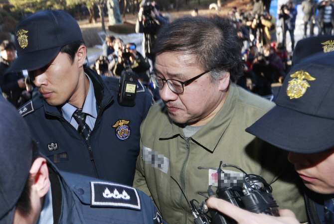 안종범 "朴 재벌면담하고 현대차 출연금 30억원 지시"