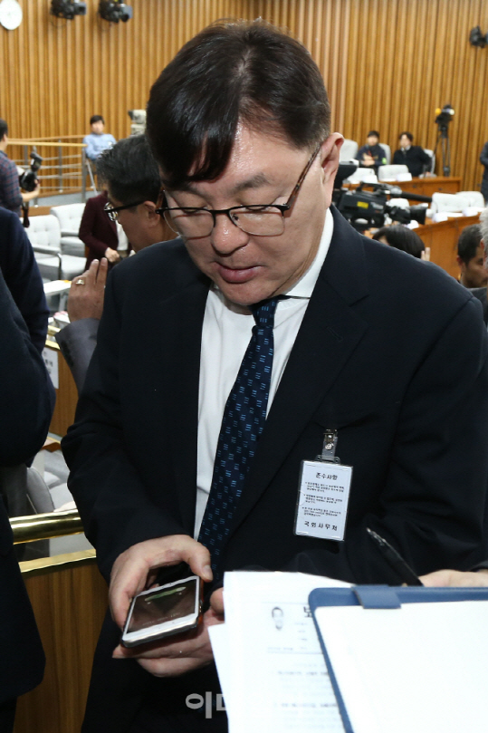 '비선진료' 김영재 특검 소환…"진료기록부 조작한 적 없다"(상보)