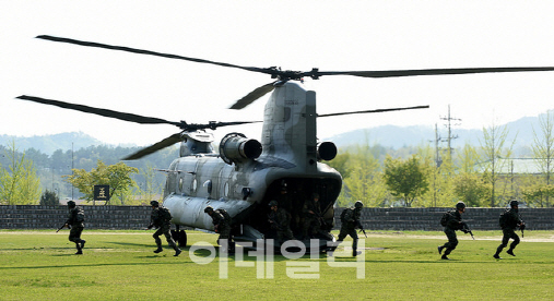 '치누크' 헬기, 은밀 침투용 개량…北 김정은 제거작전 투입