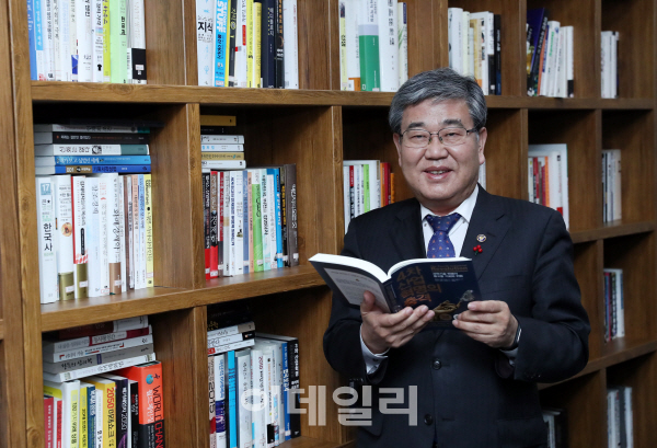 "IoT로 관측하고 AI가 예보…4차 산업혁명 봄바람"