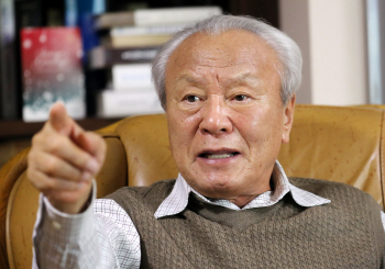 "성장 분배 정책 전면 혁신해야" 박승 전 한국은행 총재