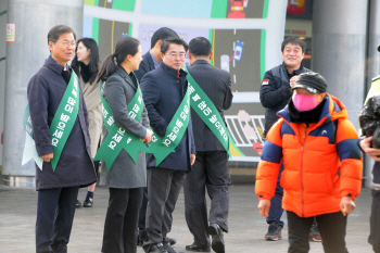 새해인사 나선 천정배 "편안한 나라 만들겠다"