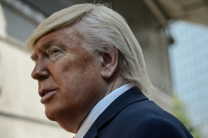  北김정은 기다리는 美트럼프?                                                                                                                                                                      