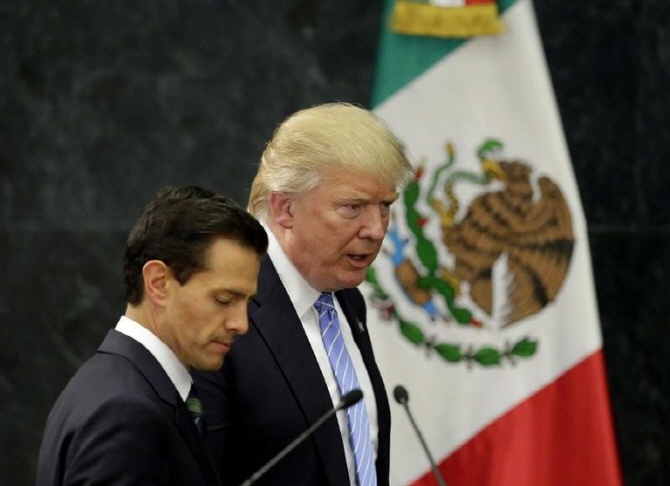 들었다 놨다 트럼프의 '거래의 기술'‥멕시코 잔뜩 화나게 한 후 전화통화 "매우 생산적...