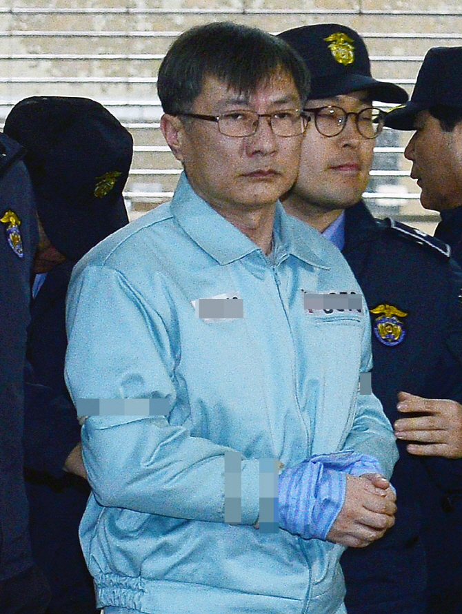 특검 사무실 소환된 정관주 전 문체부 차관