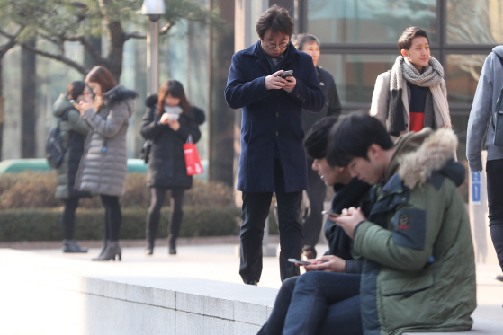 '포켓몬고' 잡으려다 개인정보 놓친다…경찰, 주의보 발령