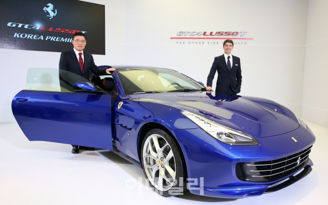 [포토]페라리 최초 V8 엔진탑재 4인승 모델 '페라리 GTC4 루쏘 T(GTC4Lusso T)' 출시