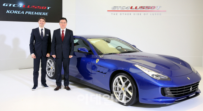 [포토]강력한 V8 터보엔진 탑재한 '페라리 GTC4루쏘 T'