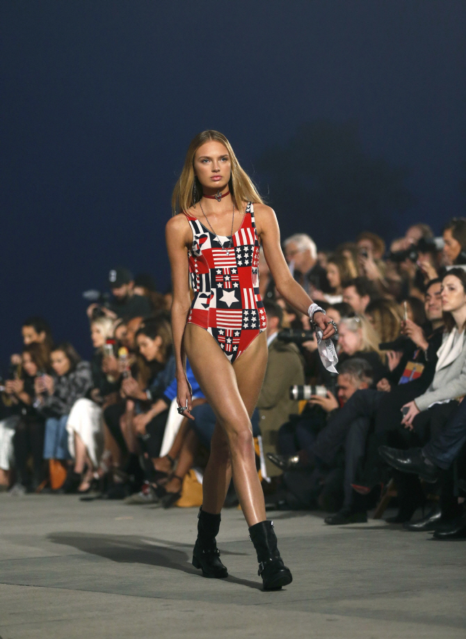 [포토]'타미힐피거' 패션쇼, 수영복 선봬