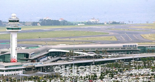 제주공항 강풍, 전 항공사 출발 지연…군산 강설로 결항