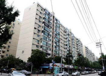 "급할 건 없다"…관망하는 압구정