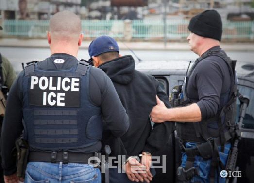 美이민당국, 수백명 불법체류자 체포…"이민사회 공포 확산"