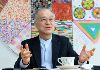 "앵벌이가 일이에요" 설립 8개월만에 30억 적자낸 병원